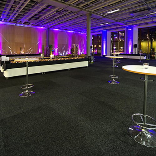 E rooms for medium meetings