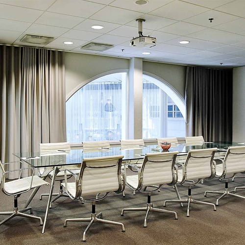 R rooms for small meetings
